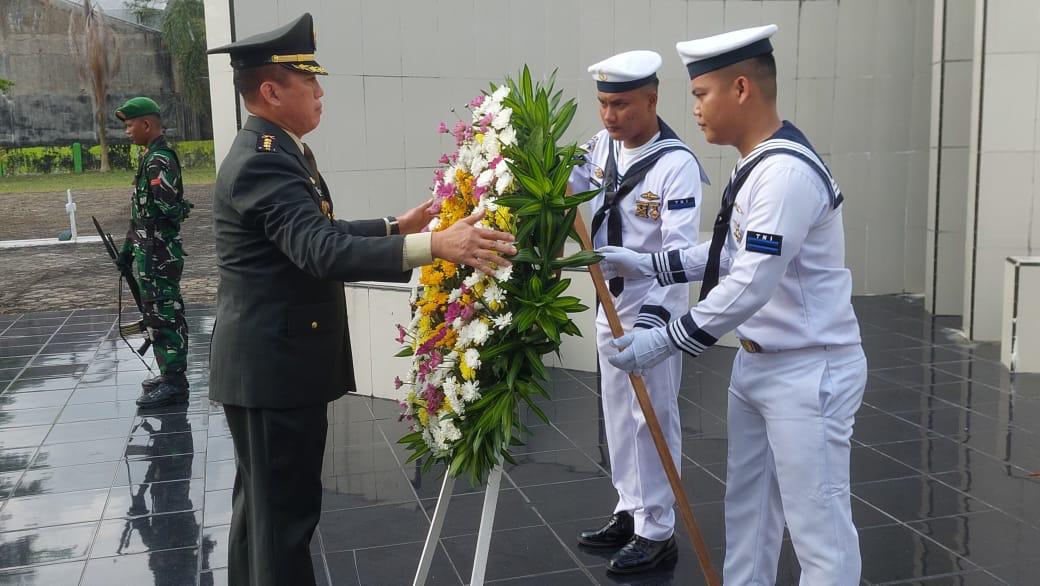 HUT Ke-79 TNI, Korem 045/Gaya Gelar Ziarah Nasional di TMP Pawitralaya