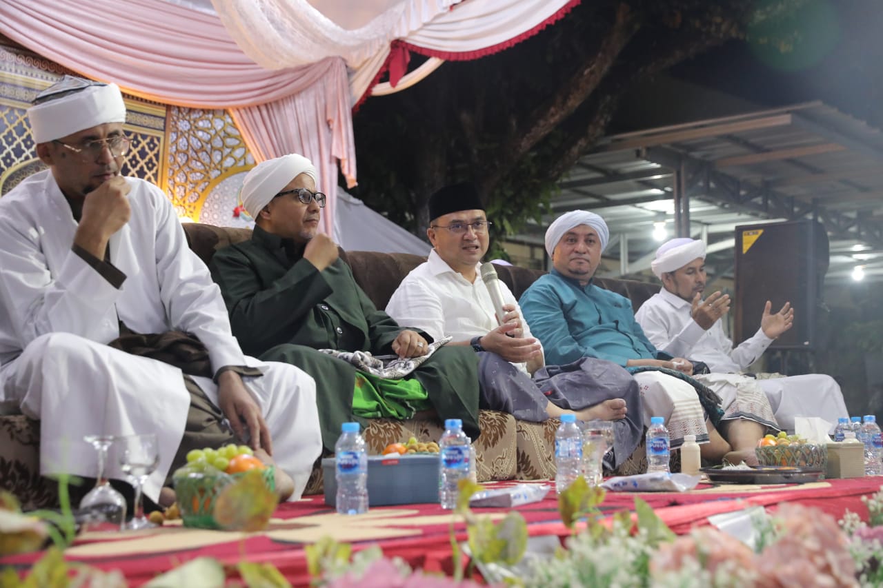 Bersama Anak Yatim dan Tokoh Agama, Erzaldi Rosman Rayakan Pelantikan Istri