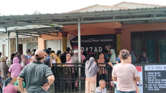 Ringankan Beban Masyarakat, Relawan Kotak Kosong Pangkalpinang Bersuara Gelar Bazar Tebus Minyak Goreng Murah