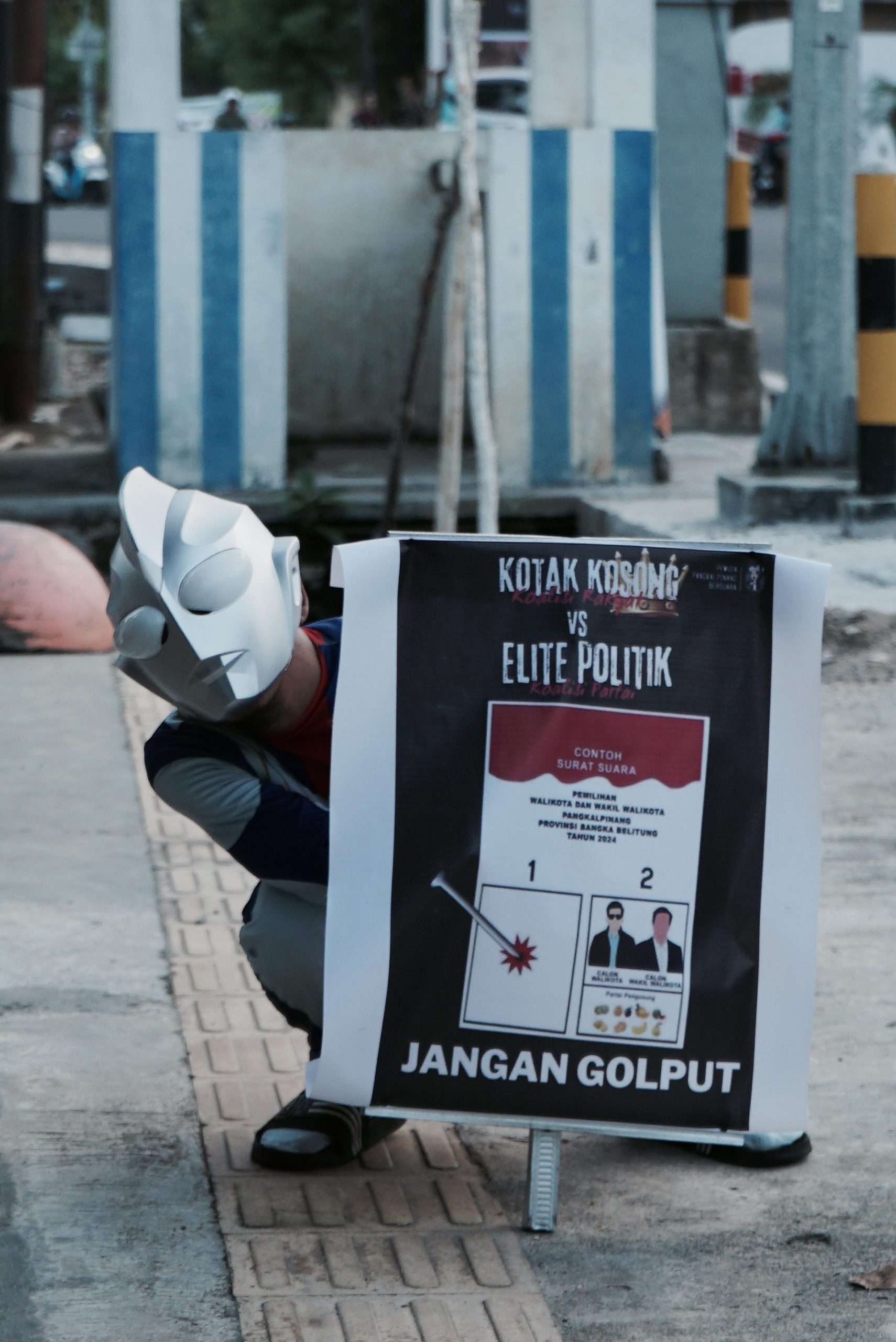Relawan Kotak Kosong Bersama Tokoh Superhero Bawa Pesan Penting Untuk Pemilih