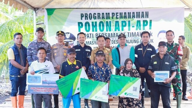 Dukung Nelayan dan Petani, PT Timah Salurkan BPJS Ketenagakerjaan