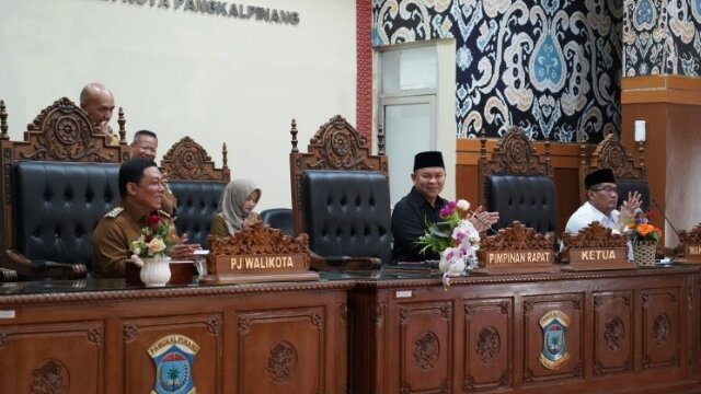 Pj Wali Kota Pangkalpinang Sampaikan Tiga Raperda Strategis di Rapat Paripurna DPRD