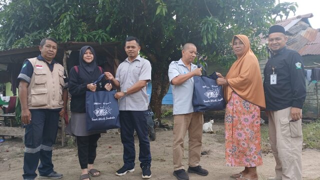 Peduli Korban Banjir, PT Timah Salurkan 75 Paket Sembako di Belo Laut