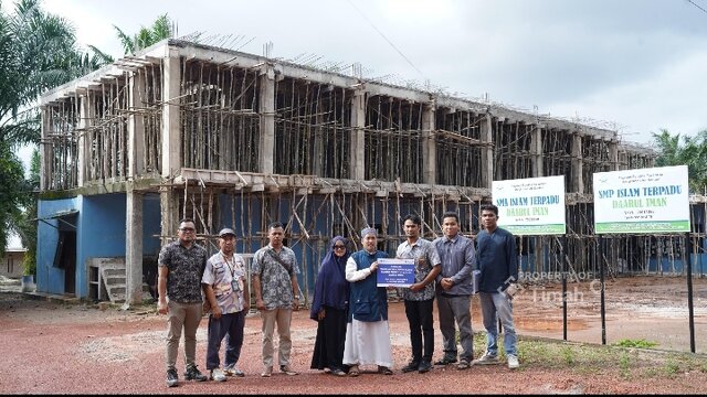 Dukung Pendidikan Keagamaan, PT Timah Serahkan Bantuan ke Pondok Pesantren di Desa Kimak