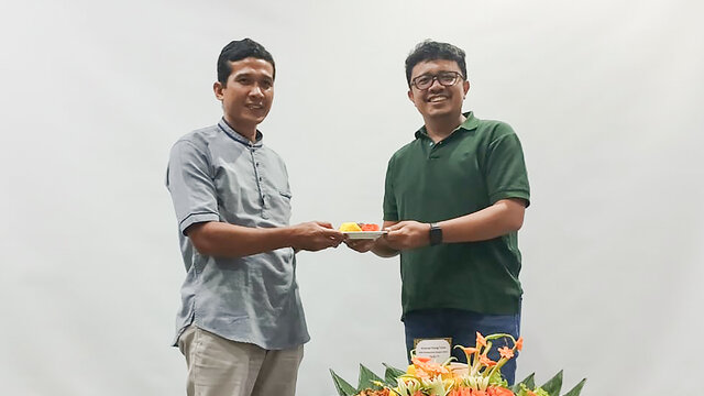 HPN 2025, PT Timah Serahkan Tumpeng untuk Insan Pers di Bangka Barat
