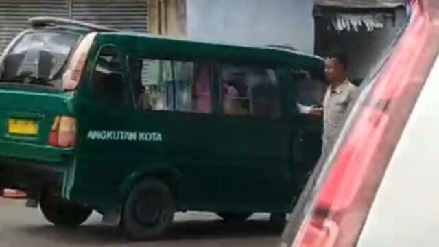 Terekam Kamera, Oknum Dishub Pangkalpinang Diduga Lakukan Pungli di Terminal Kampung Keramat
