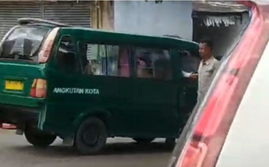 Terekam Kamera, Oknum Dishub Pangkalpinang Diduga Lakukan Pungli di Terminal Kampung Keramat