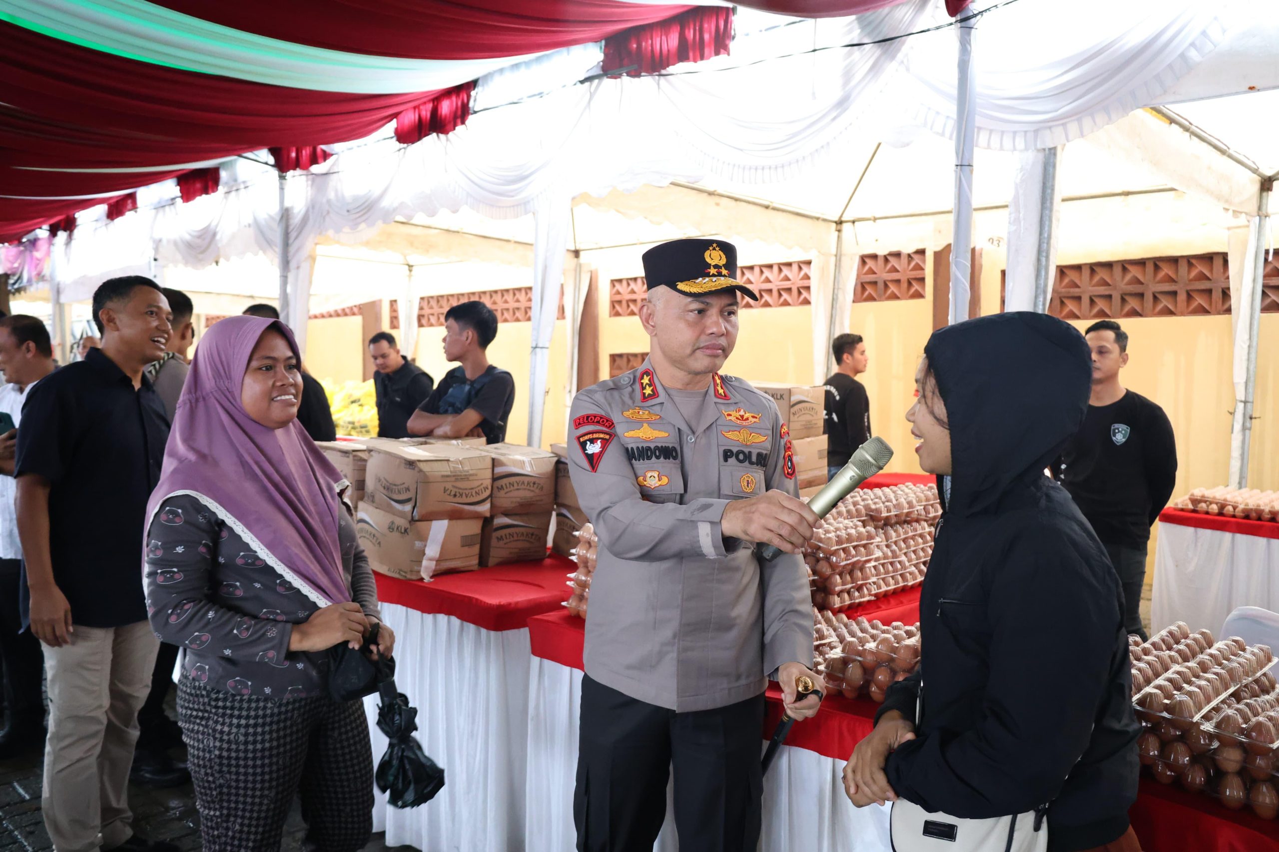 HUT Bhayangkara ke-79 : Polda Babel Gelar Bazar Murah, Warga Antusias