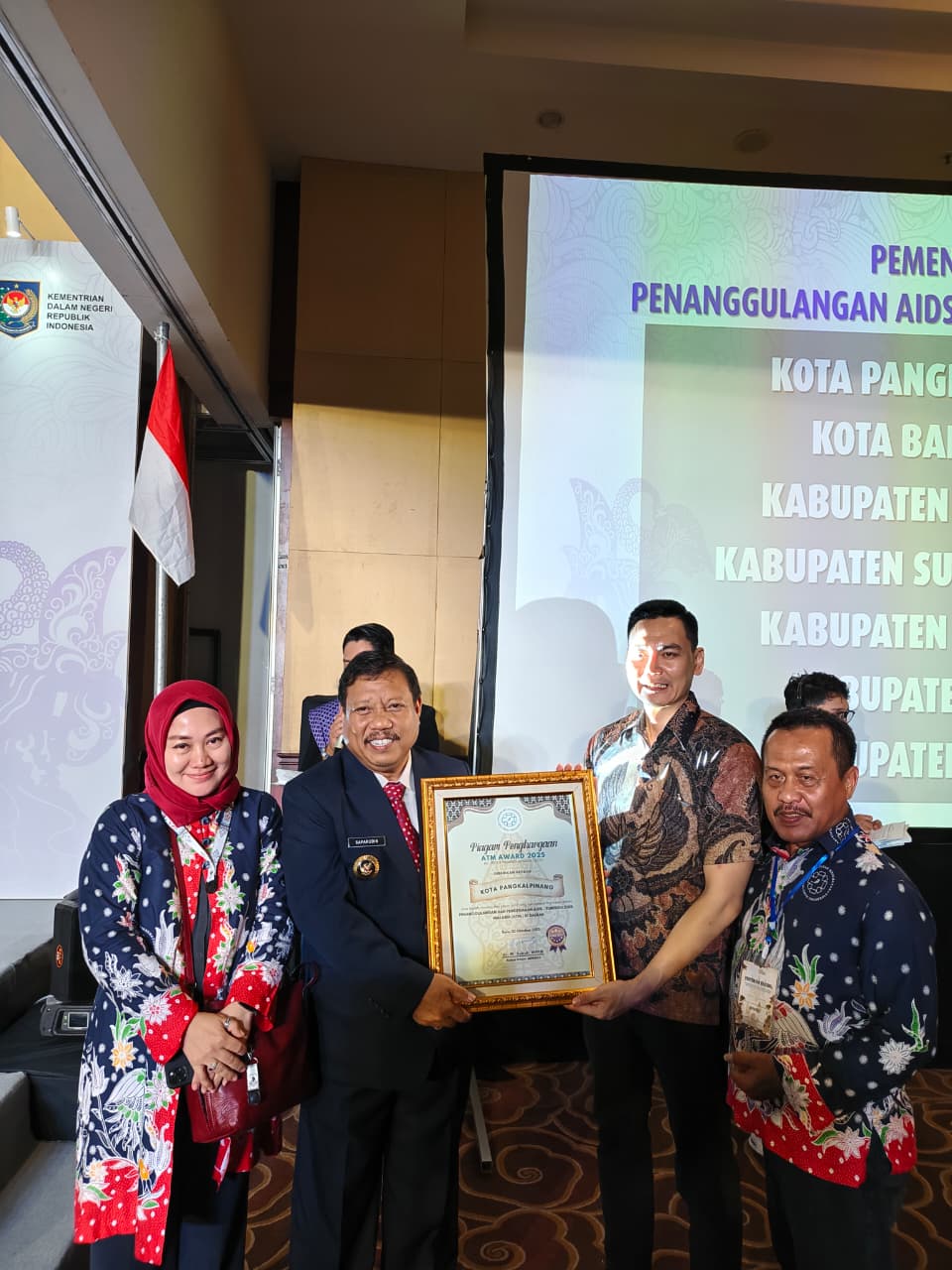 Pangkalpinang Terima Penghargaan Eliminasi Penyakit Menular, Prof Udin: Bentuk Komitmen Wujudkan Kota Sehat