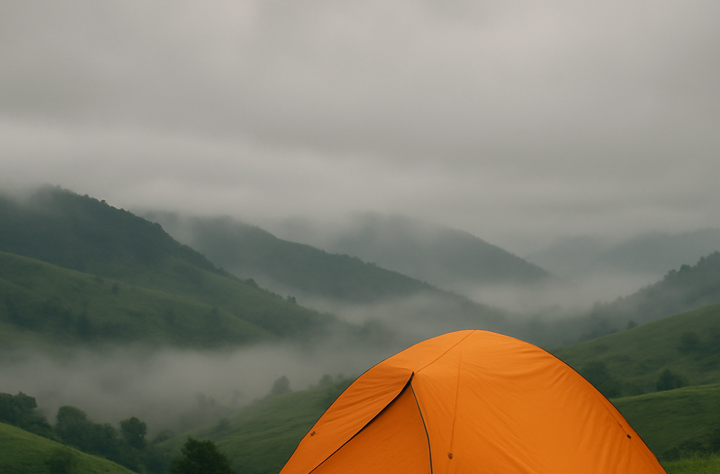 Ilustrasi tenda camping di kawasan wisata pegunungan Temanggung Jawa Tengah