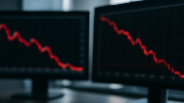 Rupiah Merosot ke Rp17.900, Investor Ramai Kabur ke Dolar AS