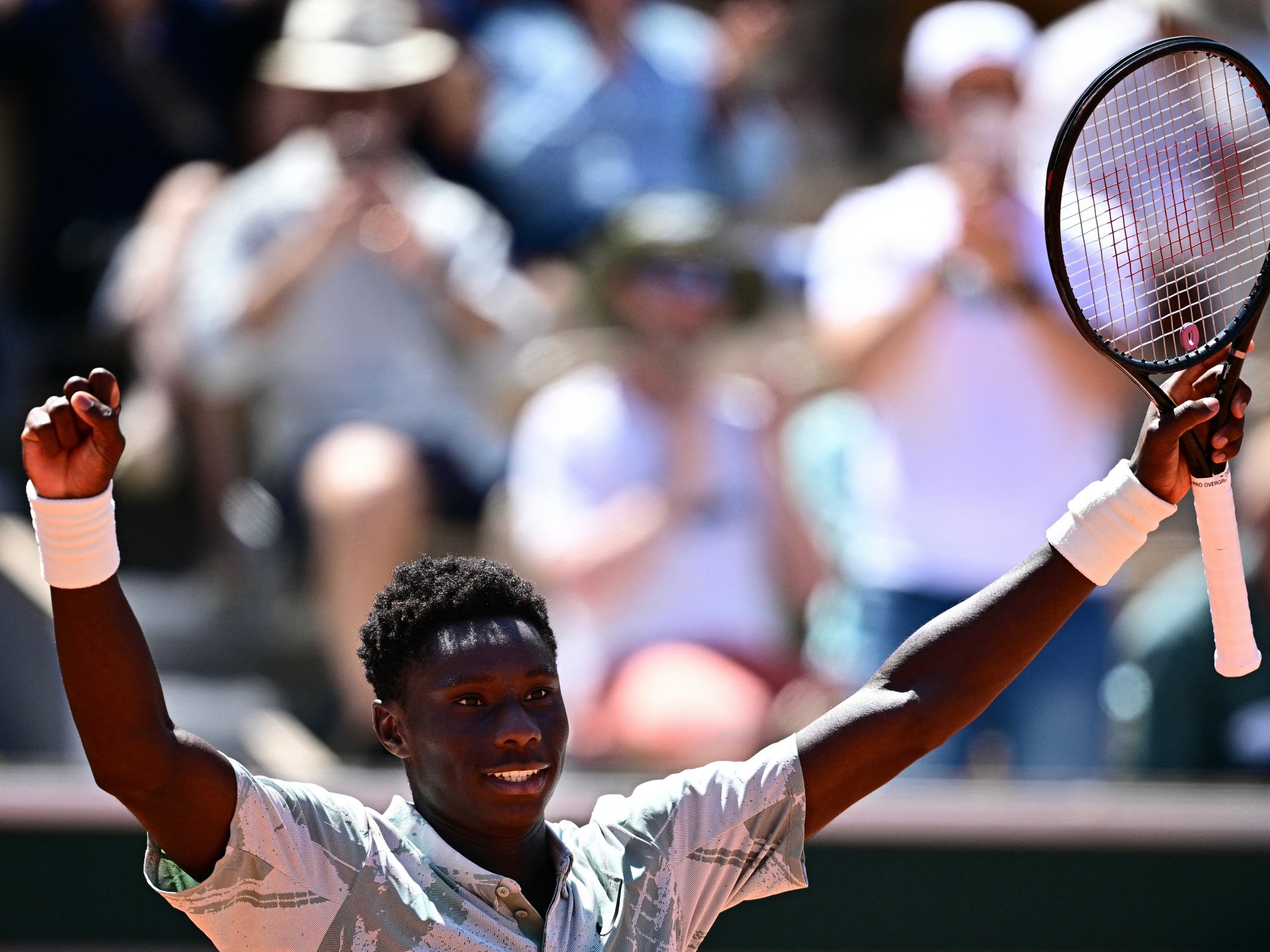 Moise Kouame, petenis muda Prancis berusia 16 tahun yang menjadi pemenang termuda French Open sejak 1991 setelah mengalahkan