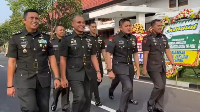Lulus Seskoad, Teddy Indra Wijaya Ditetapkan Sebagai Penulis Taskap Terbaik