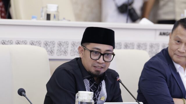 DPR Ingatkan Pemerintah dan PT Taspen Permudah Pencairan Gaji ke-13 bagi Pensiunan ASN
