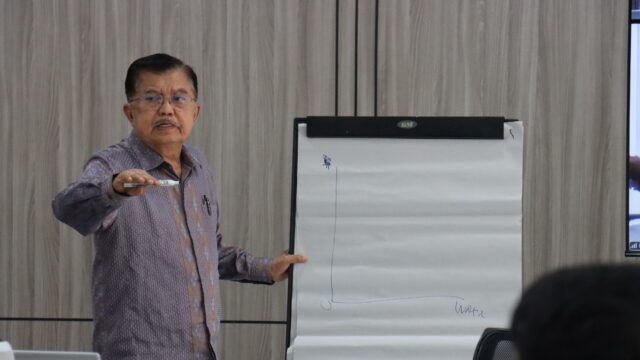 Jusuf Kalla: Krisis Ekonomi dan Politik Tidak Bisa Dipisahkan, Universitas Harus Hadir Memberikan Solusi