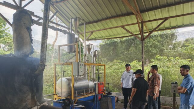 Ditjen EBTKE Kementerian ESDM Kunjungi Mesin Pengelola Sampah jadi Solar Milik Kopetindo di Bangka