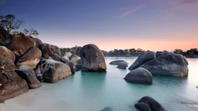 10 Tempat Wisata Terbaik di Bangka Belitung 2026: Pasir Putih, Spot Laskar Pelangi & Anti Mainstream