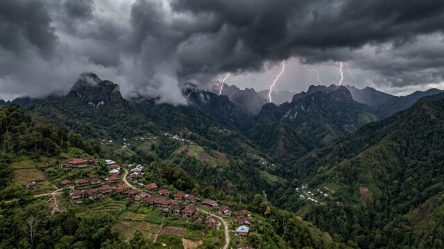 BMKG: Waspada Hujan Lebat dan Petir di 20 Distrik Papua Pegunungan