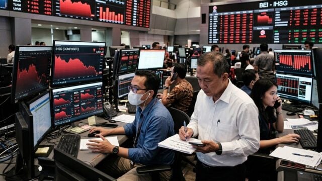 IHSG Mendadak Longsor ke Zona Merah, Jangan Panik dan Lakukan 3 Hal Ini pada Portofolio Saham Anda