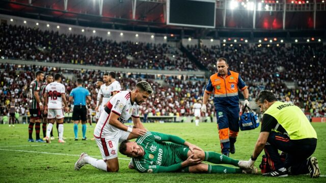 Kiper Vitória Caíque Gonçalves Cedera Parah Jelang Final