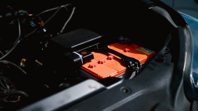 Cara Merawat Baterai Mobil Listrik Biar Awet: 9 Tips dari Pabrikan