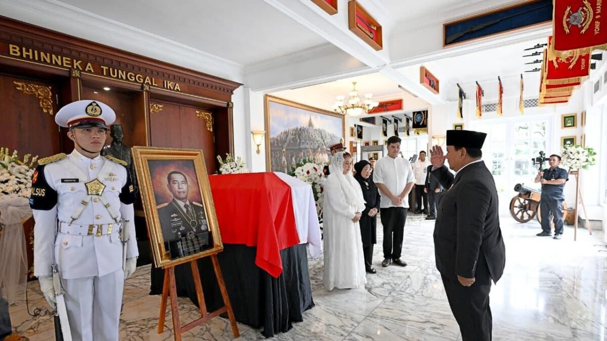 Presiden Prabowo Hadiri Persemayaman Jenderal Ryamizard Ryacudu