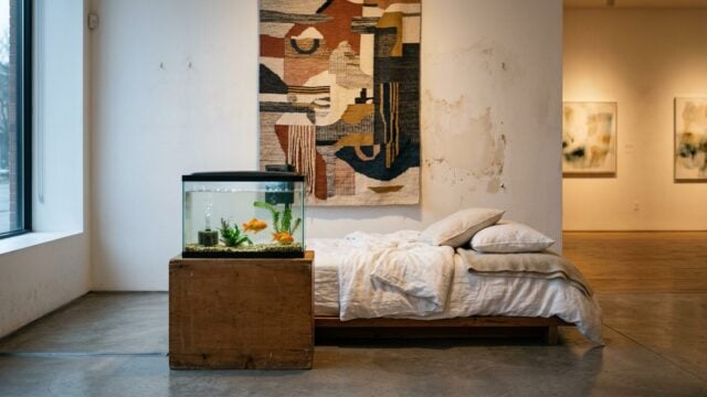 Pameran kesepian di ACCA Melbourne menampilkan karya seni kontemporer