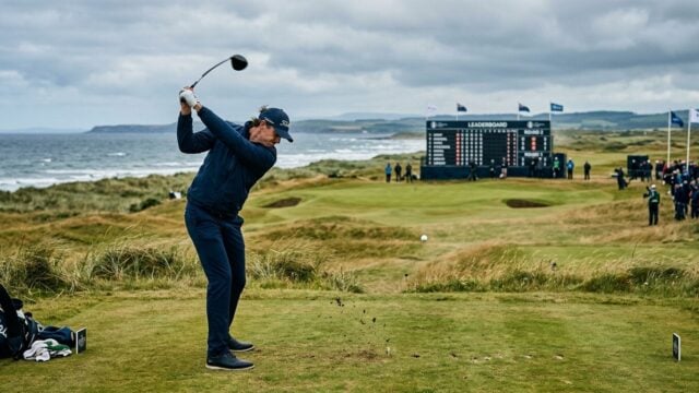 Rory McIlroy saat Open Championship di lapangan links