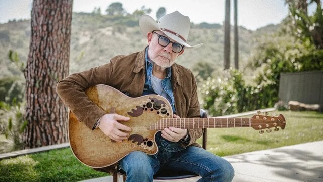 Bernie Taupin Rilis Album Solo Pertama dalam 40 Tahun