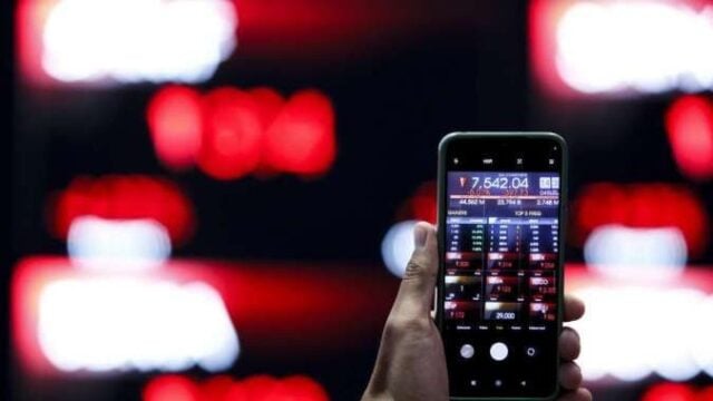 IHSG Terkoreksi 1,62% ke 7.585,69, Seluruh Sektor Saham Melemah