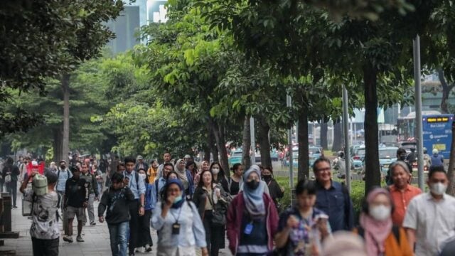 Tekanan Sektor Riil Bayangi Pasar Kerja Nasional