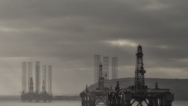 Brent Oil Rises After U.S.-Iran Deal Deadline Passes