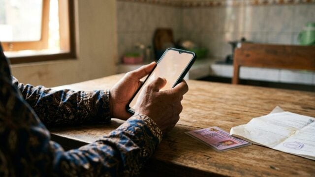 Cara Cek Desil Kartu Keluarga Lewat HP, Pakai NIK KTP