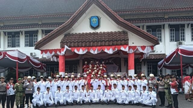 Usai Tugas Penaikan Bendera, 30 Paskibraka Kabupaten Bangka Gelar Foto Bersama
