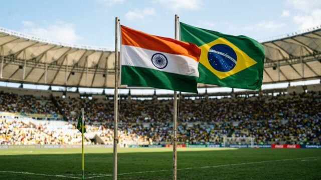 Bendera India dan Brasil di stadion sepak bola sebagai simbol laga persahabatan