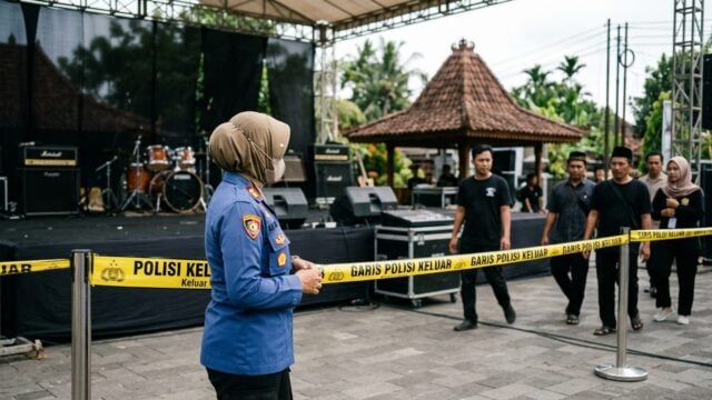 Garis polisi di area festival musik terkait kasus penistaan agama