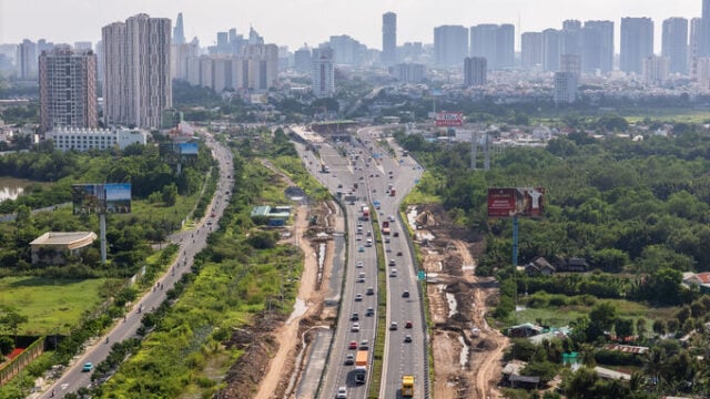 Jalan Tol 10 Jalur TPHCM-Sân Bay Long Thành Hampir Rampung, Dibuka Akhir Tahun