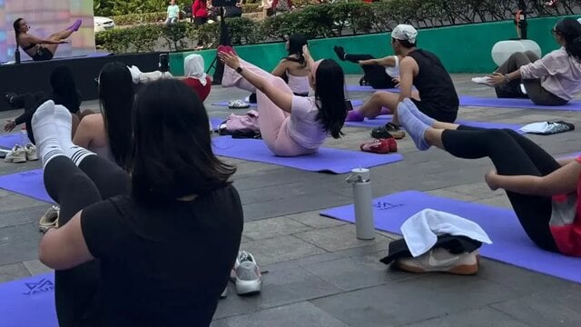 Menarik Buat Dicoba! Ini yang Bikin Mat Pilates Outdoor Terasa Berbeda