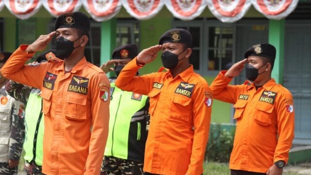 Patroli Subuh Polsek Talun Perketat Pengamanan Jelang Aktivitas Warga