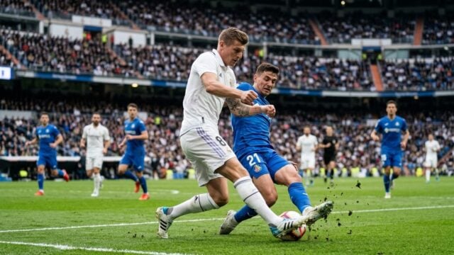 Pemain Inter Milan bertanding melawan Real Madrid di Santiago Bernabeu