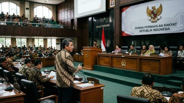 Ketua DPR Puan Maharani dalam sidang DPR soal alokasi anggaran mitigasi bencana Indonesia