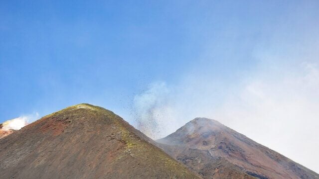 Gunung Etna Erupsi, Bandara Catania-Fontanarossa Ditutup Sementara