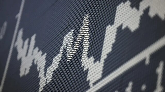 Asian Shares Fall as Investors Await Tech Earnings and Rate Decisions
