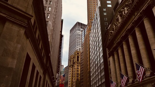 Saham Wall Street Menguat, Reli AI Dorong Nasdaq Naik 1,18%