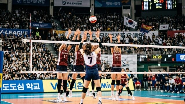 Gyselle Silva dan Megawati Hangestri dalam persaingan V-League