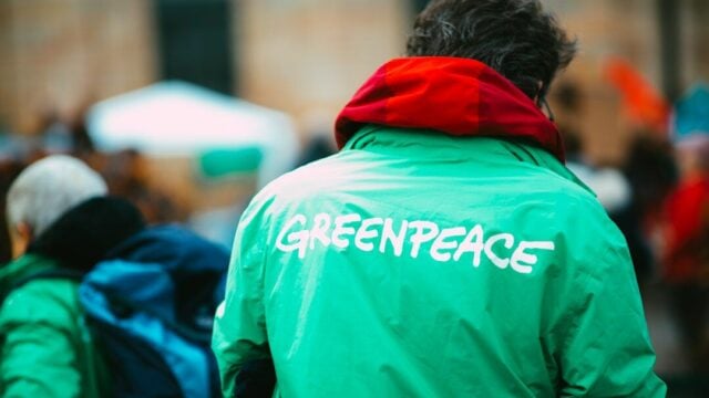 Greenpeace Merebut Perhatian di Bundaran HI, Aksi Picu Perbincangan
