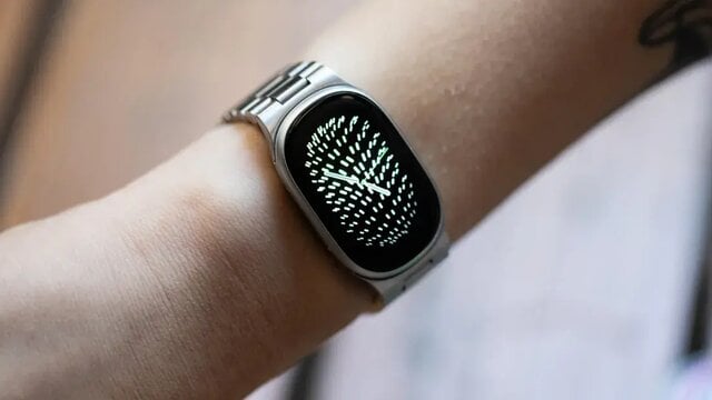 Fitbit Edge brings back the fitness band, with a new trade-off