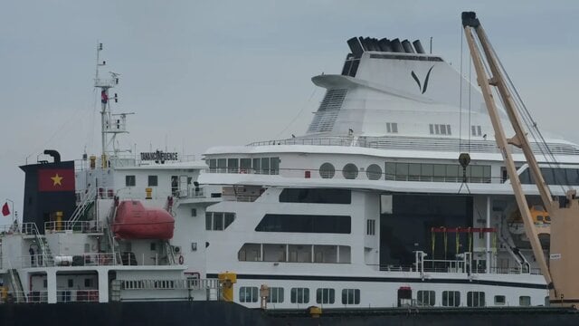 Fuel Costs Force Cruise Ship Odyssey to Halt Voyage