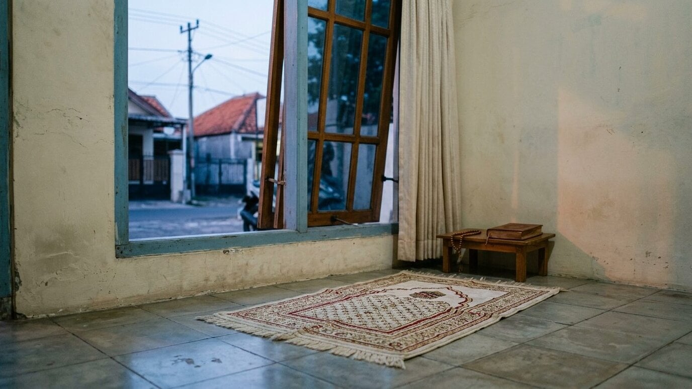 Jadwal Sholat Surabaya 11 Oktober 2026, Lengkap dengan Niat Sholat 5 Waktu