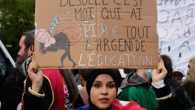 Macron to Meet Student Groups as France Braces for Protests